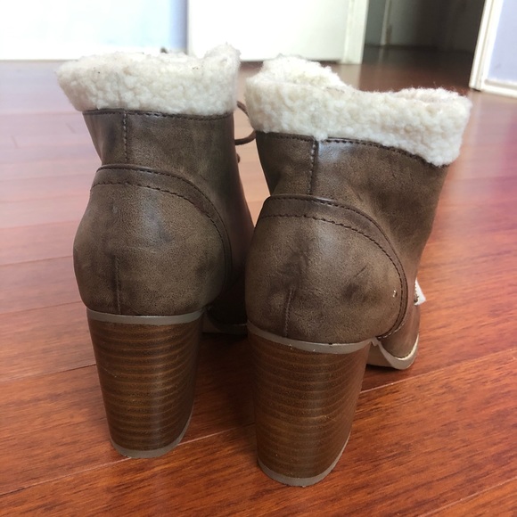 Brown booties - Picture 3 of 7